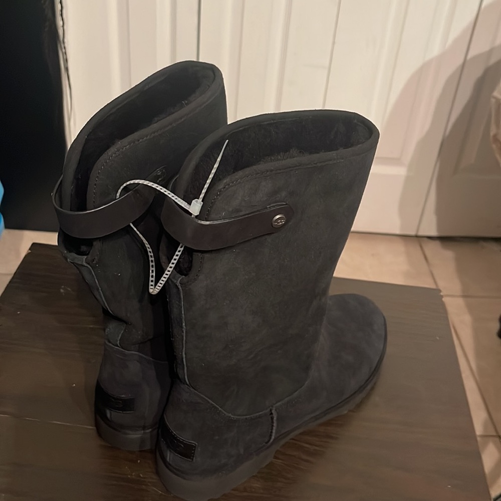 Romely Cuffable - Picture 7 of 10